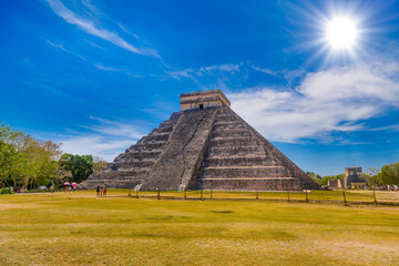 Temple Pyramid of Kukulcan El Castillo, Chichen Itza, Yucatan, Mexico, Maya civilization