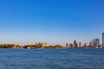 Fototapeta premium Sunny view of the New York City skyline