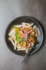 검gungjungtteokbokki, Korean style Royal Stir-fried Rice Cake : Long cylinder-shaped tteok (garaetteok) cut into pieces and stir-fried with beef, shitakeGungjungtteokbokki mushrooms, onion, and carrots