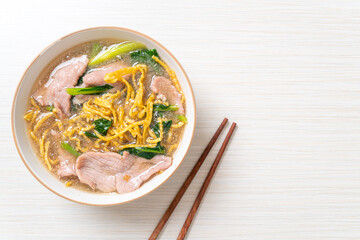 Crispy noodles with Pork in Gravy Sauce
