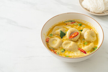 Green curry soup with Fish ball