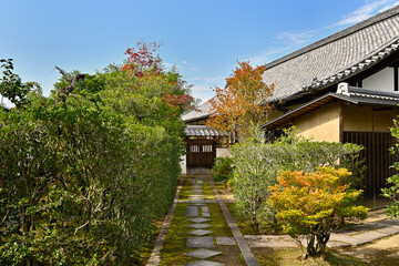 Shotekiin at Nanzenji Temple, where the autumn leaves have begun to change color