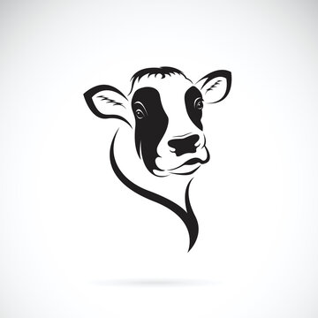 Vector of cow head design on white background. Farm Animals. Easy editable layered vector illustration.