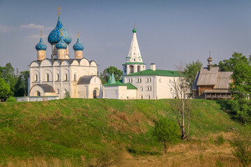 Fototapeta na wymiar Church of St. Nicholas and Kremlin at golden sunrise, Suzdal, Russia