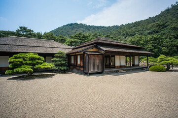Fototapeta na wymiar 香川 栗林公園にある掬月亭の美しい和風建築