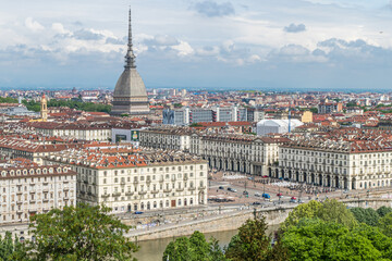 Obraz premium Aerial view of the skyline of Turin with the Mole Antonelliana