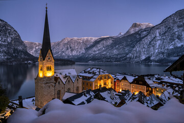 Hallstatt im Salzkammergut am Abend