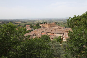 Fototapeta na wymiar view of the town in Italy