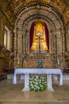 Interior of Vera Cruz Church (Igreja Paroquial de Vera Cruz, from 1606). Aveiro, Portugal. APRIL 20, 2017.