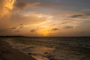 Naklejka na ściany i meble Sunset on Providenciales North Beach Turks and Caicos 