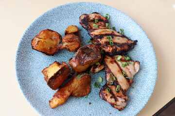 There is a snack on the table in the restaurant.