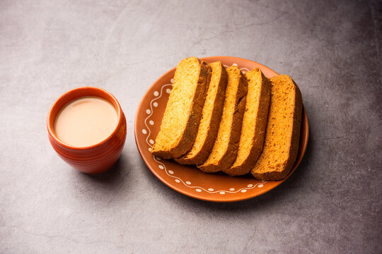 Crispy cake rusk or Delhi toast with masala tea