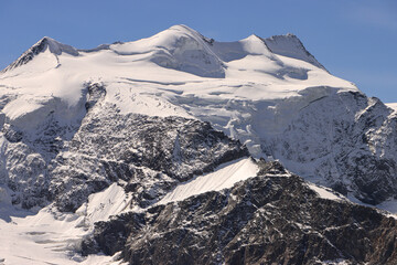 Riese der Bernina-Alpen im Fokus; Piz Bellavista (3922m) von Nordosten im Spätsommer 2022