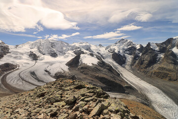 Majestätische Hochgebirgslandschaft der Berninagruppe im Klimawandel; Piz Palü, Piz Bellavista...