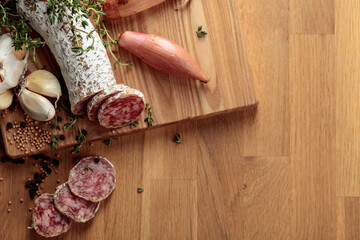 Traditional dry-cured sausage with thyme, garlic, onion, and spices.