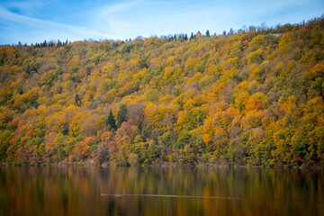 lac de Chalain, domaine de Chalain dans le Jura