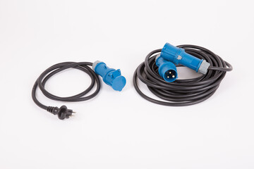 Verlängerungskabel und Adapter zum Campen
