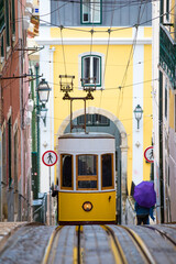 Naklejka na ściany i meble Tram in Lissabon