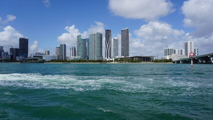 Obraz premium Modern buildings at the Bayside Marina in Miami, Florida at USA
