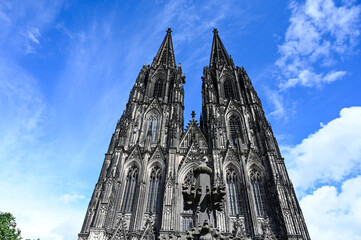 Cologne Cathedral, Germany. Catholic Cathedral of Saint Peter in Köln is Germany's most visited landmark. Second tallest church in Europe.  - obrazy, fototapety, plakaty