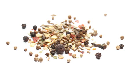 Spice blend, garam masala, mix black pepper, coriander, cumin, garlic granules, allspice, sea ​​salt, ground chili peppers, cinnamon, cloves grain, chopped ginger, bay leaves isolated on white