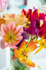 Obraz na płótnie Canvas fresh tulips in the vase