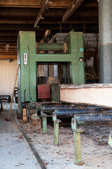 Alte Holzverarbeitung, Autarke Holzherstellung, Balken und Latten, Rohstoffe