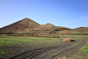 Fototapeta na wymiar view on volcanes de Bayuyo to Fuerteventura 