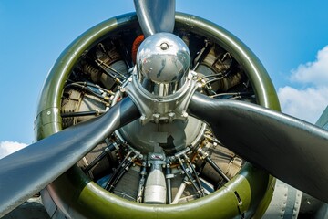 Close-up shot van een vliegtuigmotor