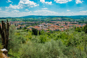 Fototapeta na wymiar A view of the countryside in Tuscany, Italy.