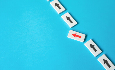 One arrow changes direction from the row. Detachment and uniqueness. Alternative path. Conformism...