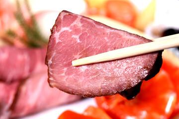 ローストビーフを食べる