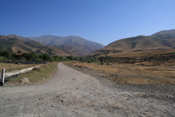 road to the mountains