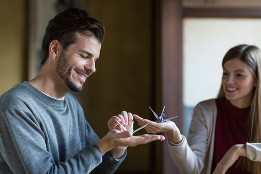 「手に取る」の画像 - 854,045 件の Stock 写真、ベクターおよびビデオ | Adobe Stock