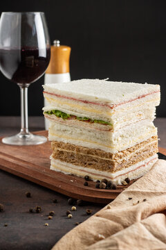 S&aacute;ndwich, emparedado.