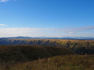 阿蘇の外輪山の縁の写真