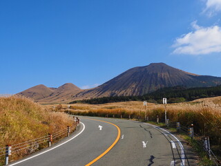 阿蘇山を望む阿蘇パロラマライン