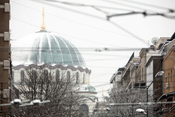 Urban view of Saint Sava temple, one of the symbols of Belgrade, Serbia. - obrazy, fototapety, plakaty