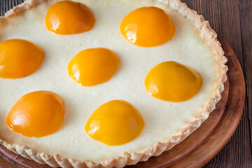 Peach tart with mascarpone cream