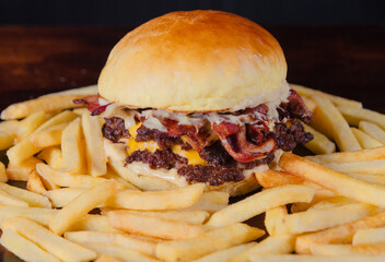 Hamburguesa con papas