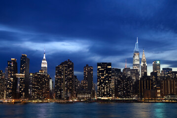 Naklejka premium View of Manhattan at night
