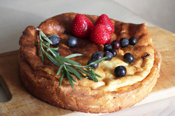 cake with strawberries