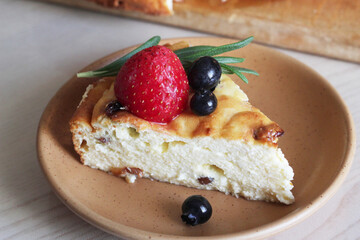 cheesecake with berries and mint
