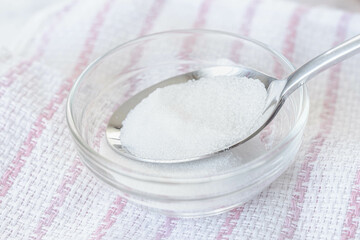 スプーンですくうクエン酸