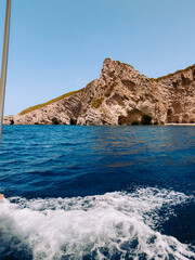 Palaiokastritsa, Comune a Corfù in Grecia. Acqua azzurra cristallina e verde smeraldo in un...