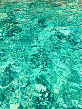 Palaiokastritsa, Comune a Corf&ugrave; in Grecia. Acqua azzurra cristallina e verde smeraldo in un paradiso terrestre europeo.