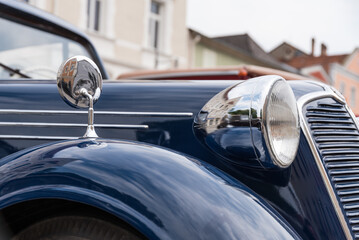 blauer Oldtimer - Luxusauto Detail