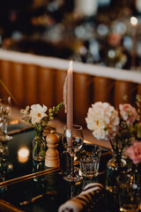 Table de réception éclairée à la bougie