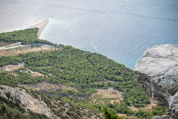 Photo sur Plexiglas Plage de la Corne d'Or, Brac, Croatie The most famous croatian beach Zlatni Rat photographed from the highest peak of Brac island, Croatia
