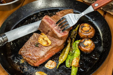 ステーキ　Bake beef steak outdoors, at a campsite